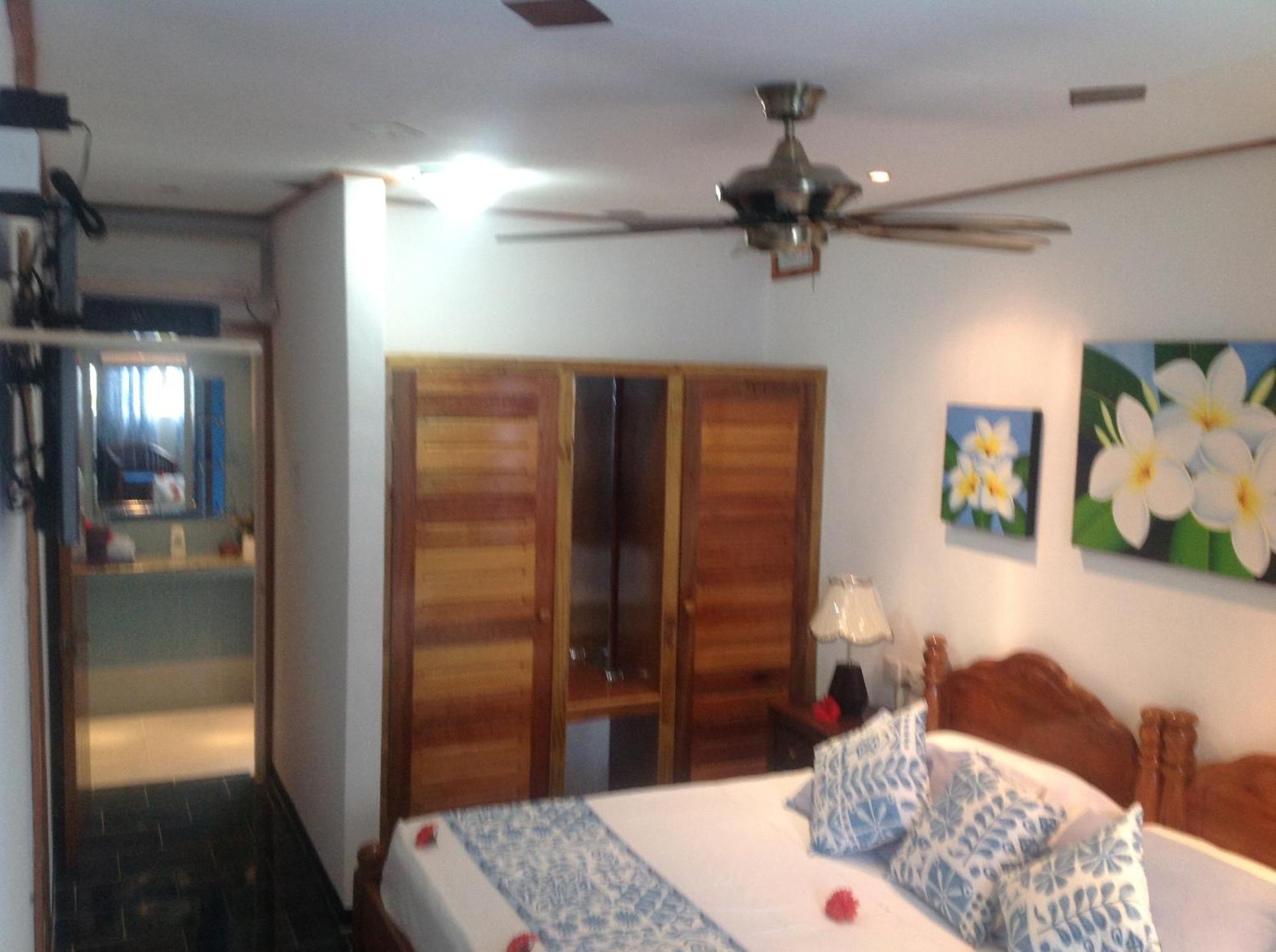 Sea View Lodge Бає-Санта-Анна Номер фото
